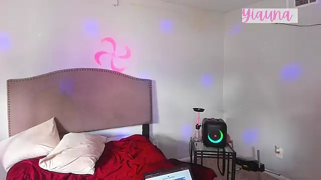 Snapshot of yiauana chatting on 21, 11, 2025 yiauana online show from 21, 11, 2025