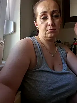 AvaLloyd online show from 28, 1, 2025