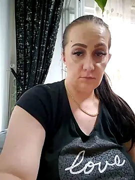 AvaLloyd online show from 6, 2, 2025