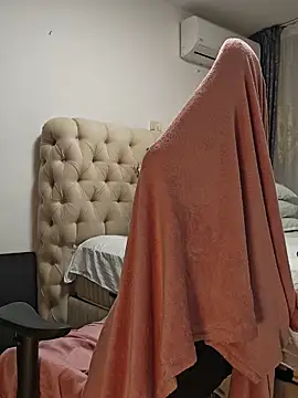 AvaLloyd online show from 20, 12, 2025