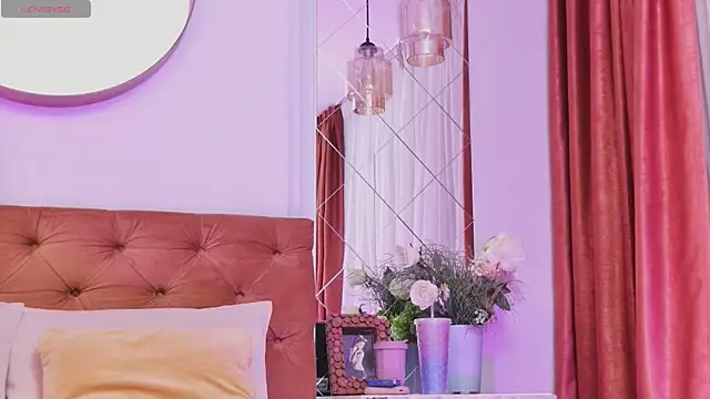 EmilyColle  online show from 18, 10, 2025