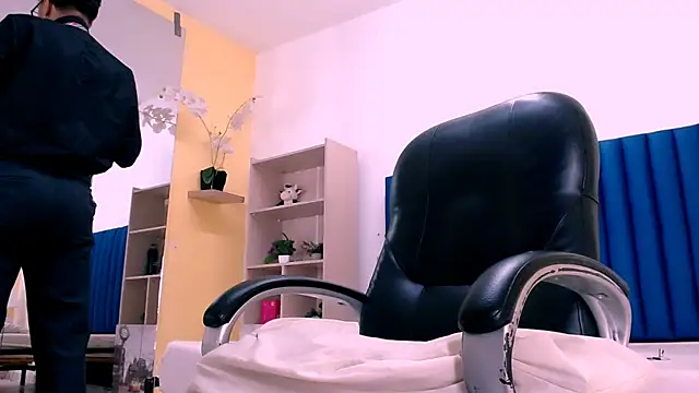 MilanZaire online show from 18, 1, 2026