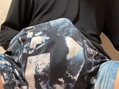 Snapshot of lkun9 chatting on 5, 11, 2025 lkun9 online show from 5, 11, 2025