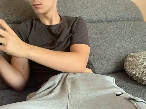 Honeeymaster online show from 5, 10, 2025