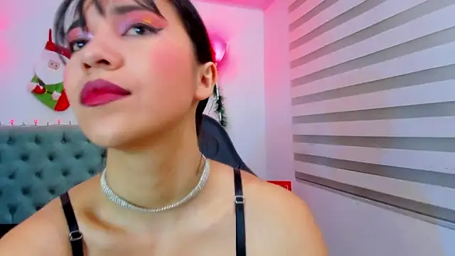 lina bedoya  online show from 17, 12, 2024