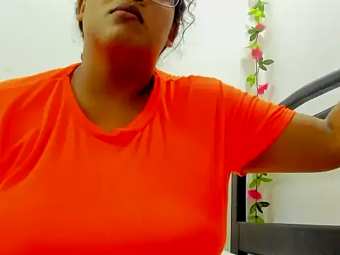 Snapshot of Kika_teem chatting on 24, 11, 2025 Kika teem online show from 24, 11, 2025