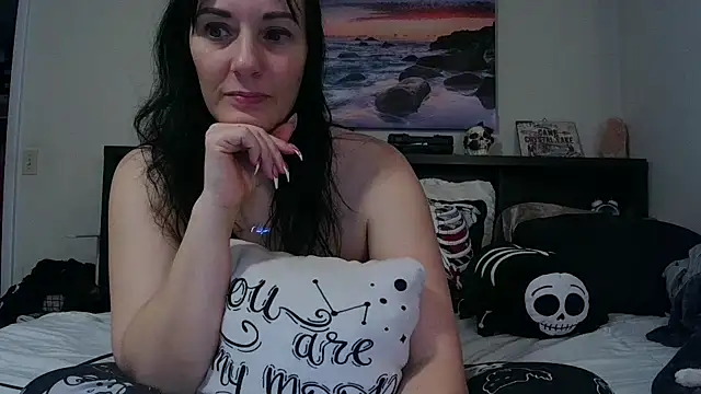 CrystalLakeXO online show from 12, 10, 2025