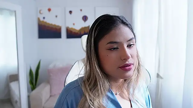 SaraParisi online show from 13, 12, 2024