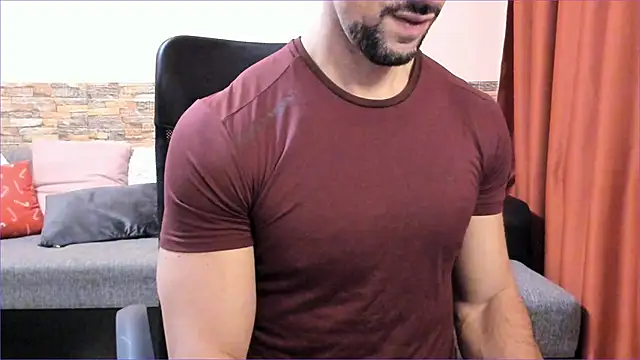 HotHunkTrainer online show from 6, 1, 2025