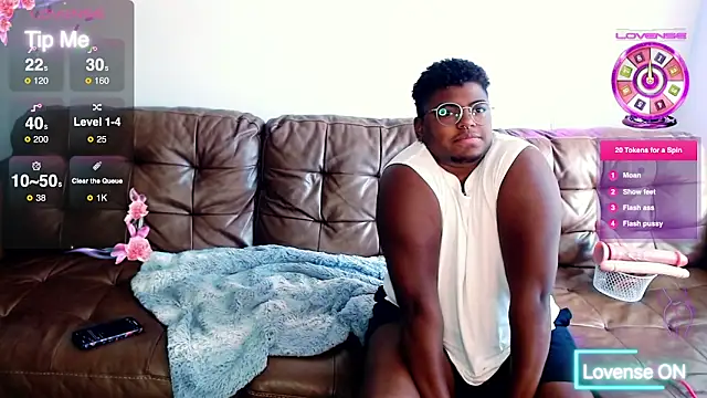 Snapshot of TheFoxxLabb chatting on 22, 11, 2025 TheFoxxLabb online show from 22, 11, 2025