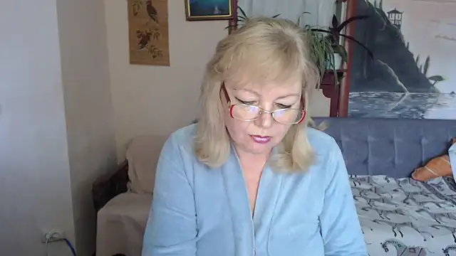 EvelynLoveShy online show from 1, 2, 2026