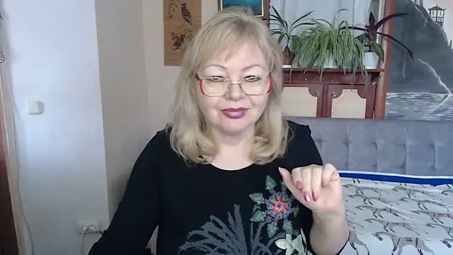 EvelynLoveShy online show from 3, 2, 2026