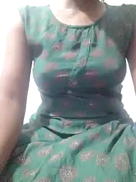 rituporna2004 online show from 4, 1, 2025