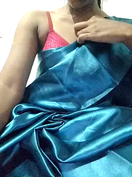 rituporna2004 online show from 9, 9, 2025