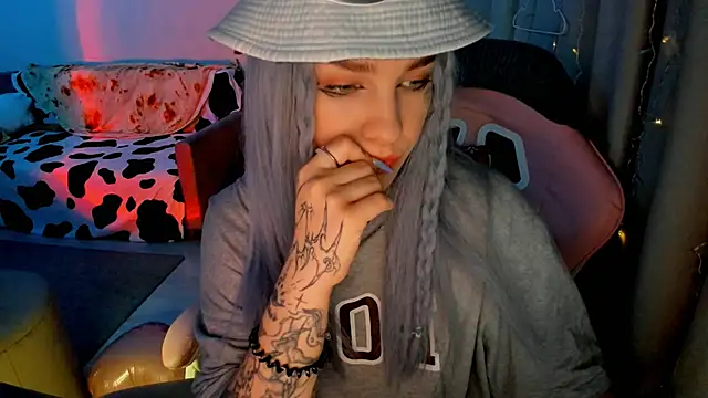 Ledy WWWII online show from 10, 1, 2025