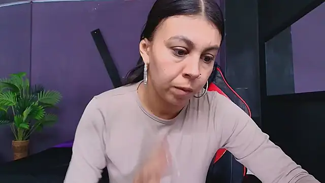 Snapshot of Juliet_Nasty chatting on 10, 10, 2025 Juliet Nasty online show from 10, 10, 2025