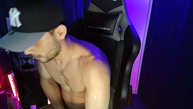 sexyboycolombi4 online show from 22, 1, 2025