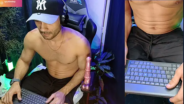 sexyboycolombi4 online show from 15, 3, 2025