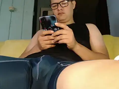 Snapshot of Plug_Control chatting on 1, 4, 2026 Plug Control online show from 1, 4, 2026