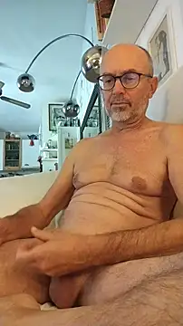 Snapshot of MadProfessor chatting on 12, 11, 2025 MadProfessor online show from 12, 11, 2025