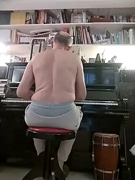 Snapshot of MadProfessor chatting on 13, 11, 2025 MadProfessor online show from 13, 11, 2025