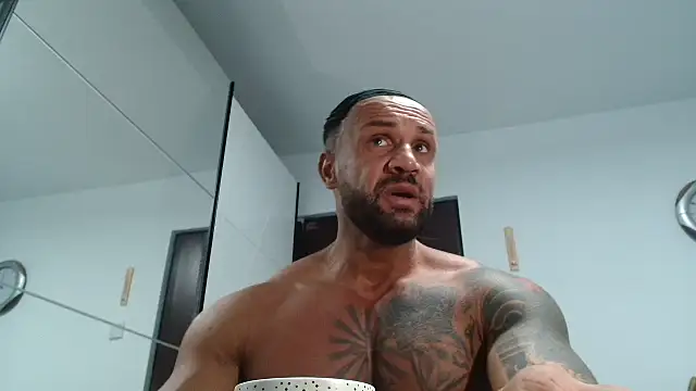 Magnificmuscles89 online show from 8, 2, 2026