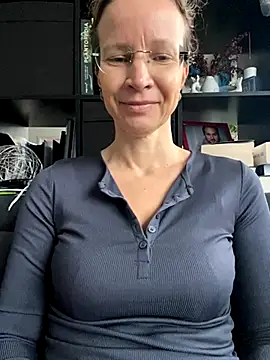 AnnikaRose online show from 24, 10, 2025