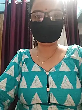 Snapshot of Aishwaryaa_69 chatting on 8, 10, 2025 Aishwaryaa 69 online show from 8, 10, 2025