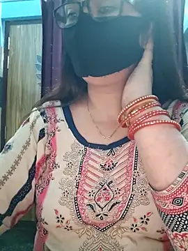 Snapshot of Aishwaryaa_69 chatting on 28, 10, 2025 Aishwaryaa 69 online show from 28, 10, 2025