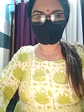 Snapshot of Aishwaryaa_69 chatting on 29, 10, 2025 Aishwaryaa 69 online show from 29, 10, 2025