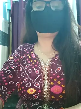 Snapshot of Aishwaryaa_69 chatting on 4, 11, 2025 Aishwaryaa 69 online show from 4, 11, 2025