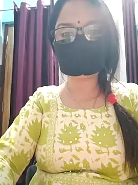 Snapshot of Aishwaryaa_69 chatting on 9, 11, 2025 Aishwaryaa 69 online show from 9, 11, 2025