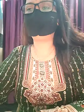 Snapshot of Aishwaryaa_69 chatting on 12, 11, 2025 Aishwaryaa 69 online show from 12, 11, 2025