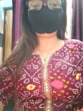 Snapshot of Aishwaryaa_69 chatting on 13, 11, 2025 Aishwaryaa 69 online show from 13, 11, 2025