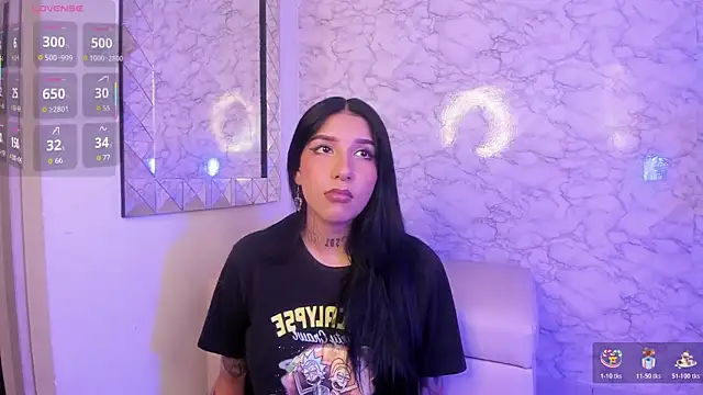 Snapshot of Leiaa_ chatting on 16, 11, 2025 Leiaa online show from 16, 11, 2025