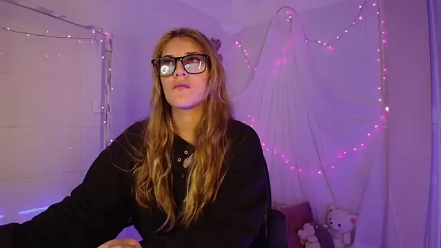 Snapshot of Giia_paiige18 chatting on 31, 10, 2025 Giia paiige18 online show from 31, 10, 2025