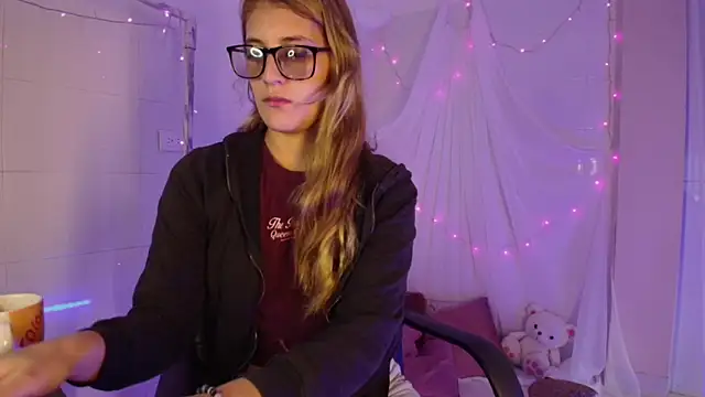 Snapshot of Giia_paiige18 chatting on 6, 11, 2025 Giia paiige18 online show from 6, 11, 2025