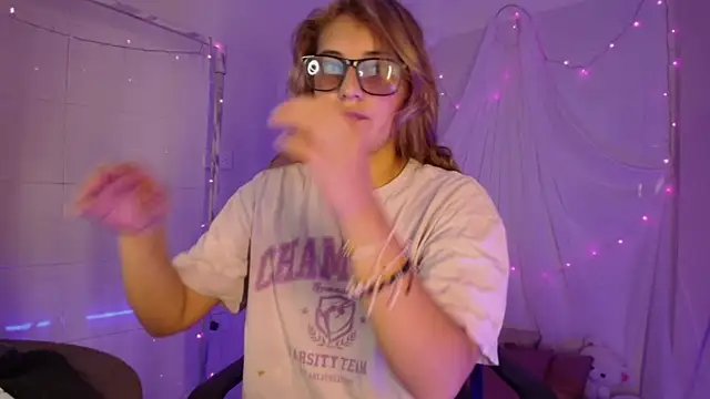 Snapshot of Giia_paiige18 chatting on 14, 11, 2025 Giia paiige18 online show from 14, 11, 2025