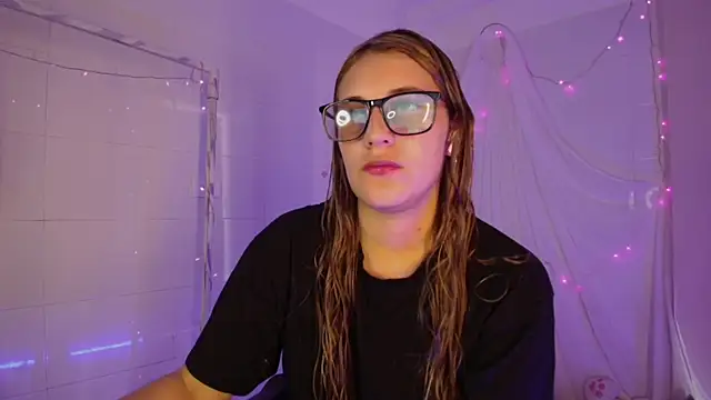 Snapshot of Giia_paiige18 chatting on 20, 11, 2025 Giia paiige18 online show from 20, 11, 2025