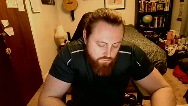 Snapshot of Hairy_Guy30 chatting on 28, 11, 2025 Hairy Guy30 online show from 28, 11, 2025