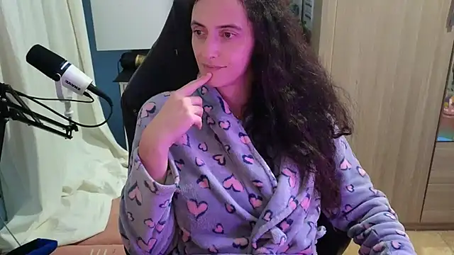 MemiKouki online show from 9, 10, 2025