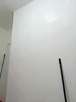 Snapshot of Mickael19 chatting on 27, 11, 2025 Mickael19 online show from 27, 11, 2025