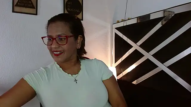 elizabeth mature23 online show from 9, 9, 2025