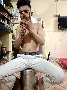 Snapshot of saggy1218 chatting on 16, 12, 2025 saggy1218 online show from 16, 12, 2025