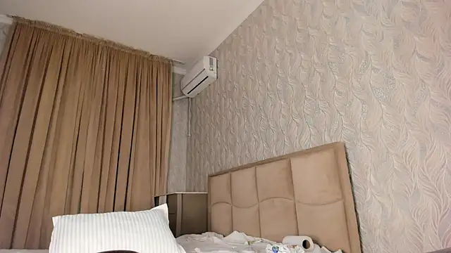 Snapshot of heyheyneko chatting on 20, 10, 2025 heyheyneko online show from 20, 10, 2025