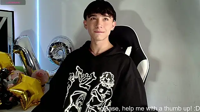 Snapshot of Niico_Cruz chatting on 11, 12, 2024 Niico Cruz online show from 11, 12, 2024