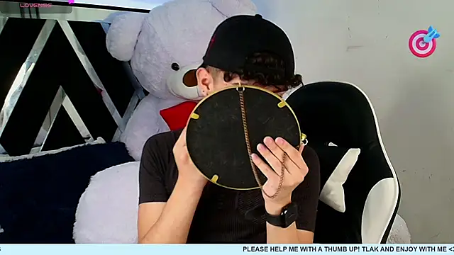 Snapshot of Niico_Cruz chatting on 19, 2, 2025 Niico Cruz online show from 19, 2, 2025