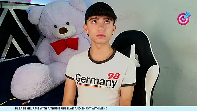 Snapshot of Niico_Cruz chatting on 19, 2, 2025 Niico Cruz online show from 19, 2, 2025