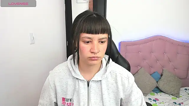 Katalina novoa online show from 10, 1, 2025