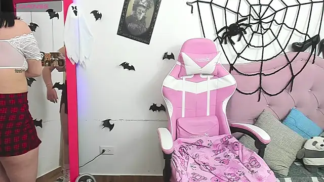 Snapshot of Katalina_novoa chatting on 1, 11, 2025 Katalina novoa online show from 1, 11, 2025